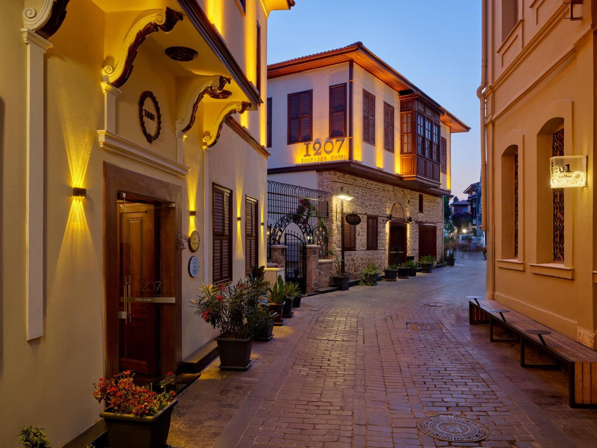 1207 Hotel